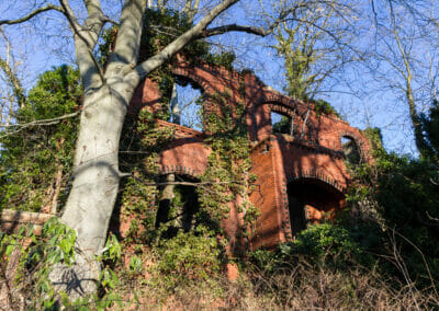 Abandoned war torn villa Berlin 3300